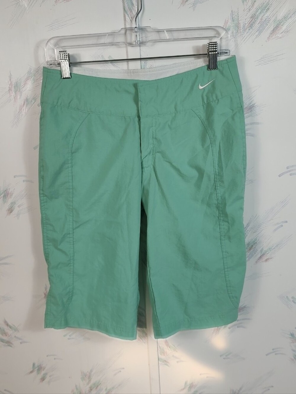 Nike Golf Capri Pants Green Size Small (4-6)